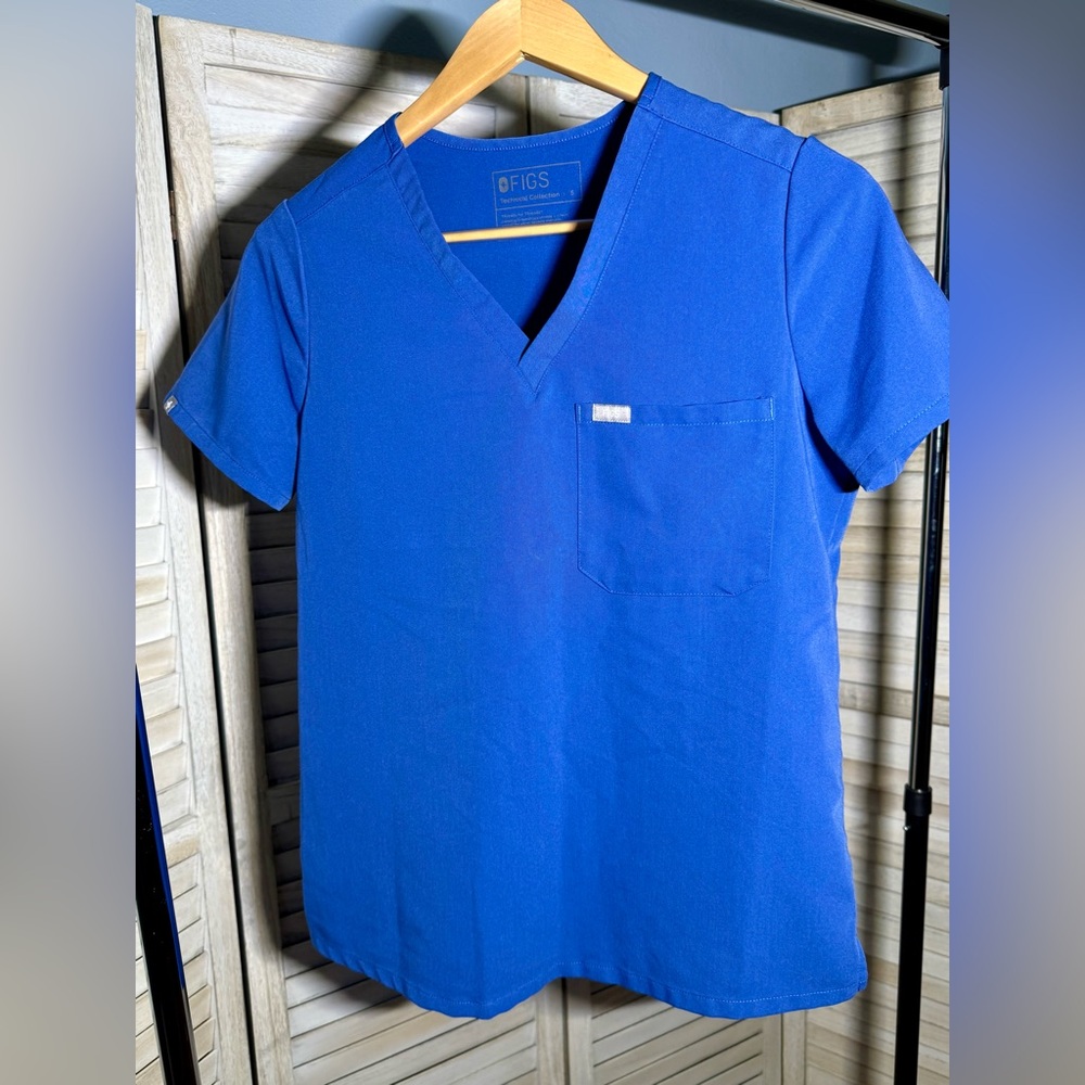 FIGS Catarina™ One-Pocket Scrub Top - Royal Blue - Size Small